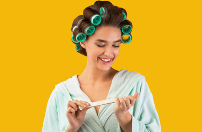 Curl your hair with a heatless hair curler